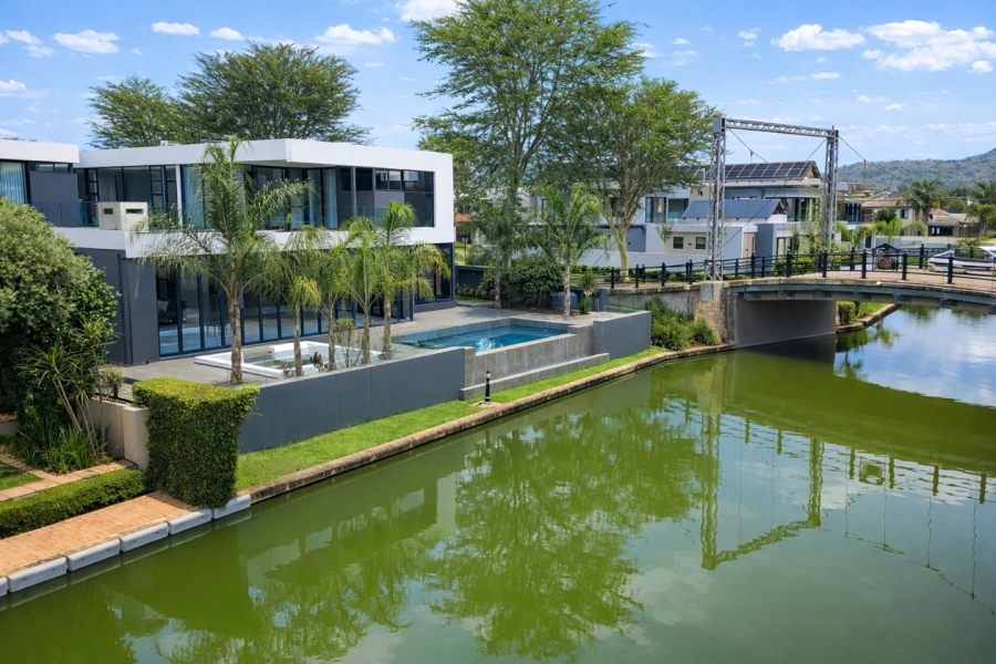 6 Bedroom Property for Sale in The Islands Estates North West